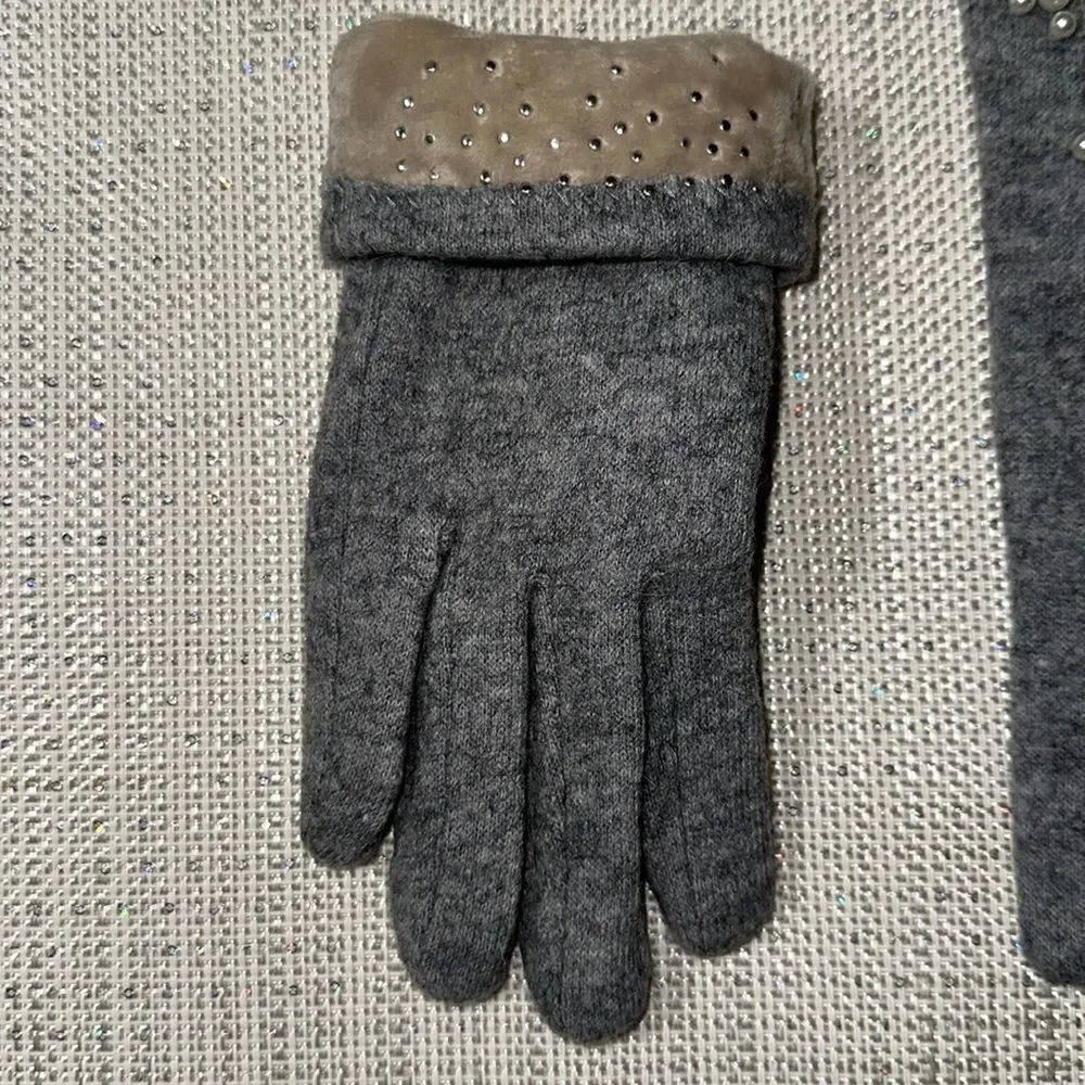 Gray Cashmere Blend Fine Knit Faux Pearl Beaded Fleece Lined E Tip Gloves